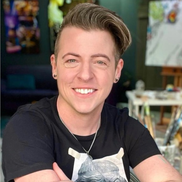 Meet your Posher, Alex - Picture 2 of 3